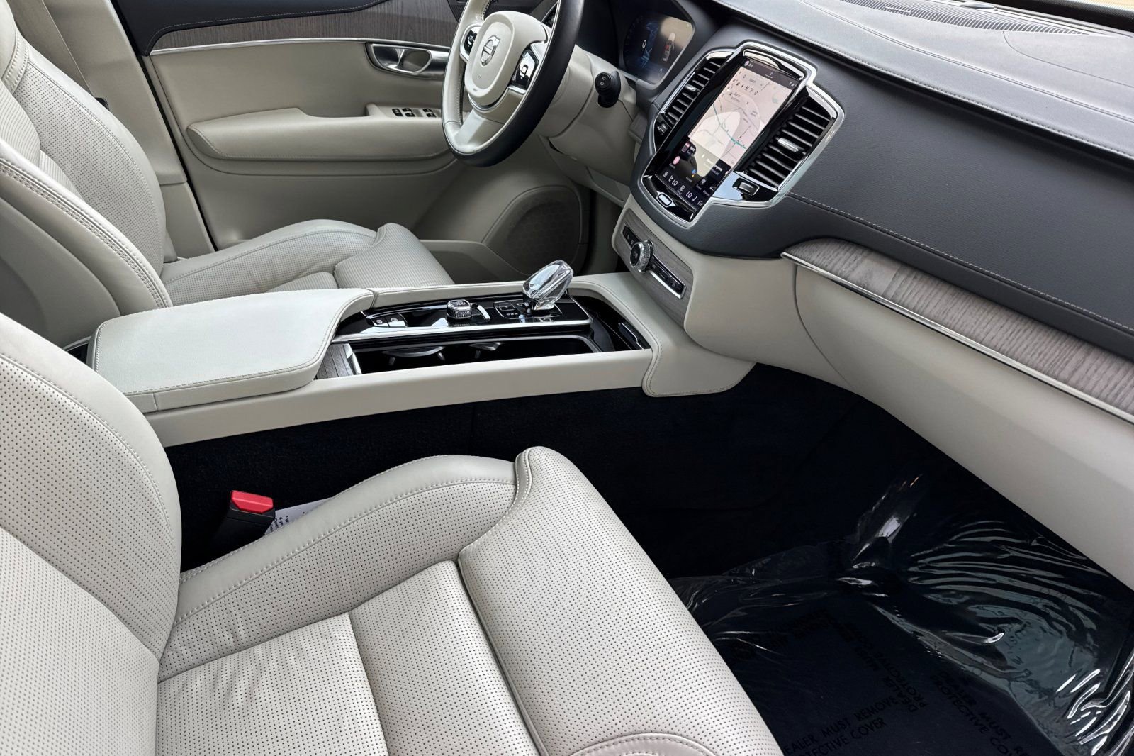 Used 2023 Volvo XC90 T8 Ultimate w/ Protection Package Premier AWD/4WD image 18