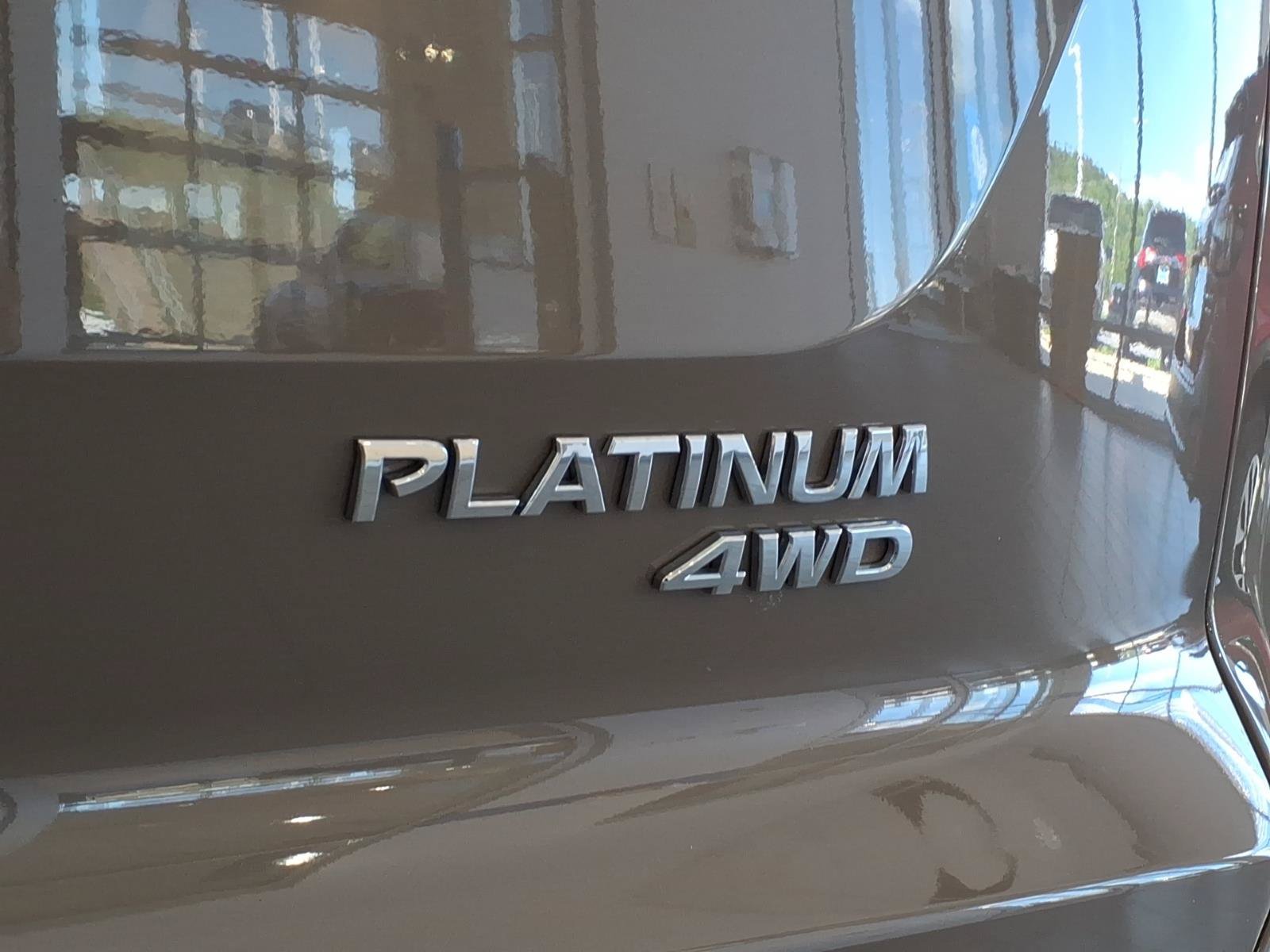 Used 2025 Nissan Pathfinder Platinum AWD/4WD image 9