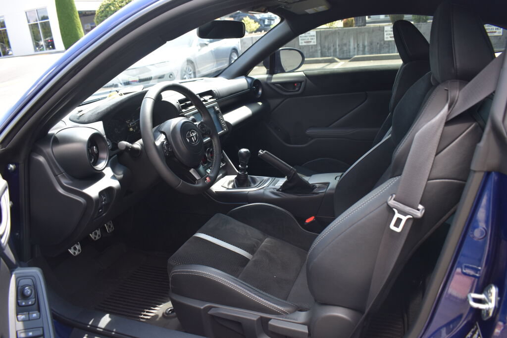 Certified 2023 Toyota GR86 Premium w/ ALL Weather Mat Package (TMS) RWD image 18