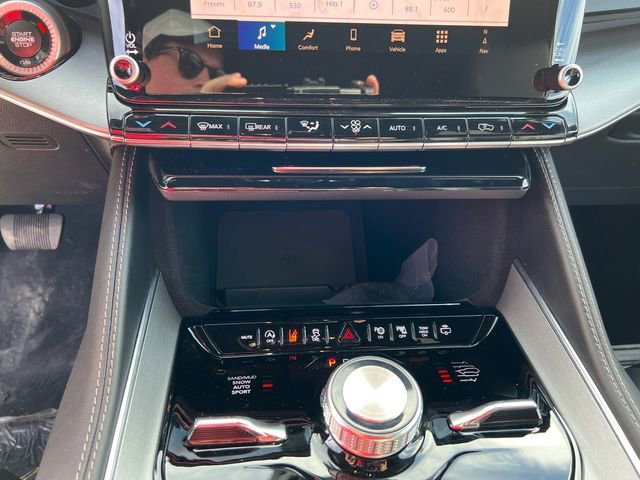 New 2024 Jeep Wagoneer L Series II w/ Convenience Group I image 40