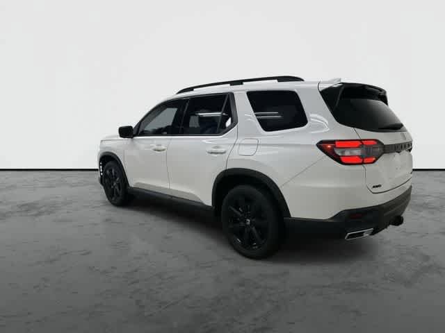Used 2025 Honda Pilot Black Edition image 9