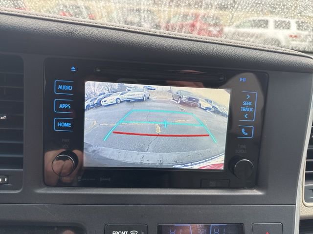 Used 2016 Toyota Sienna XLE w/ XLE Navigation Package image 21