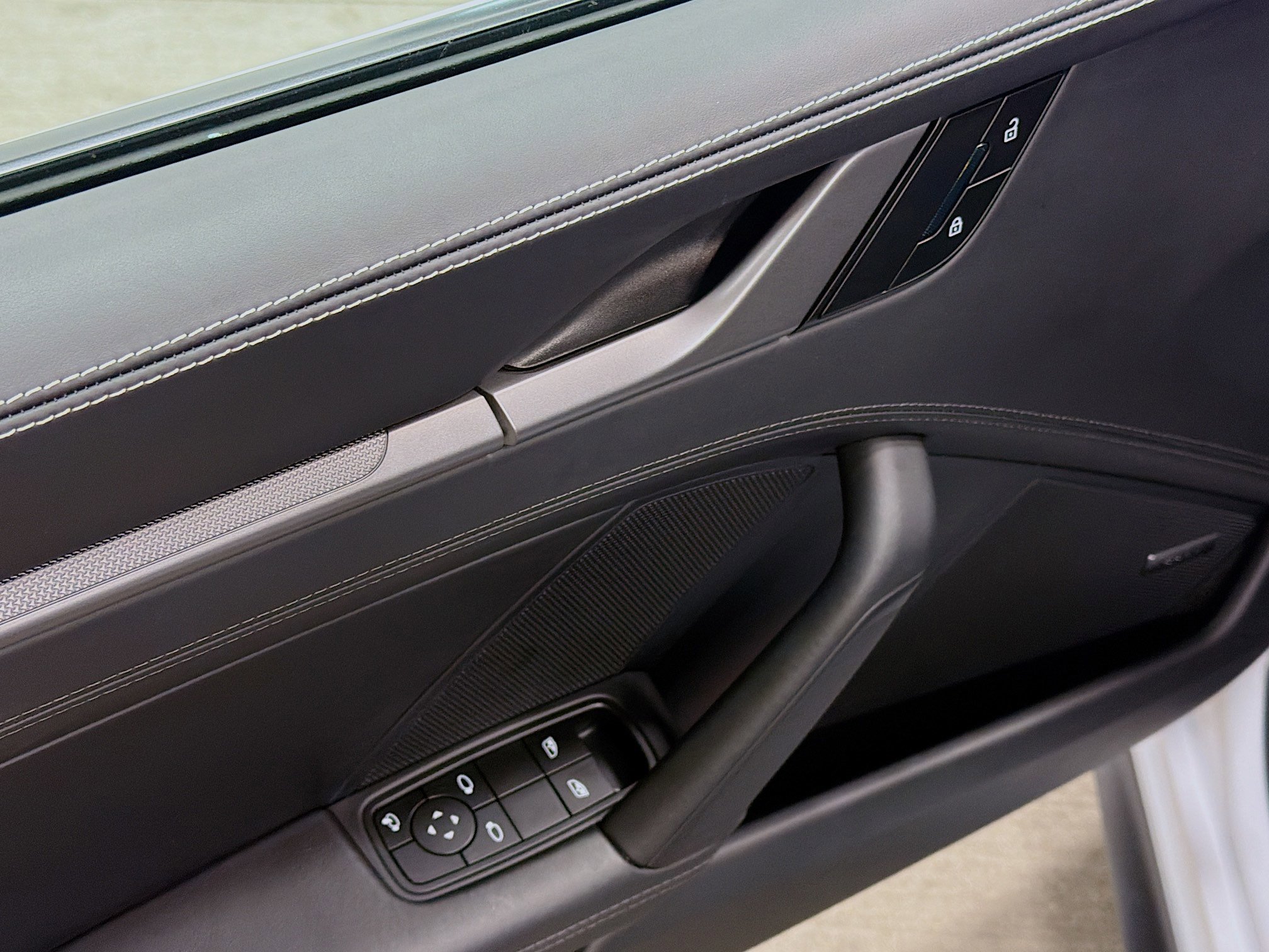 Used 2025 Porsche 911 Carrera image 21