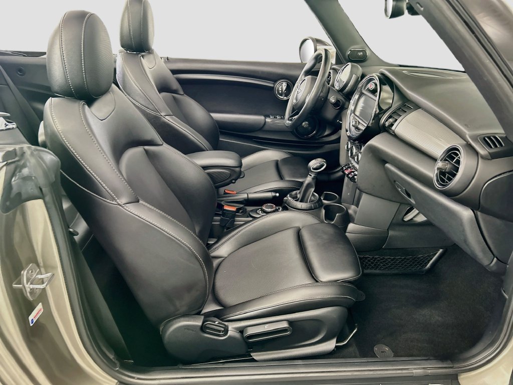 Used 2016 MINI Cooper Convertible FWD image 18