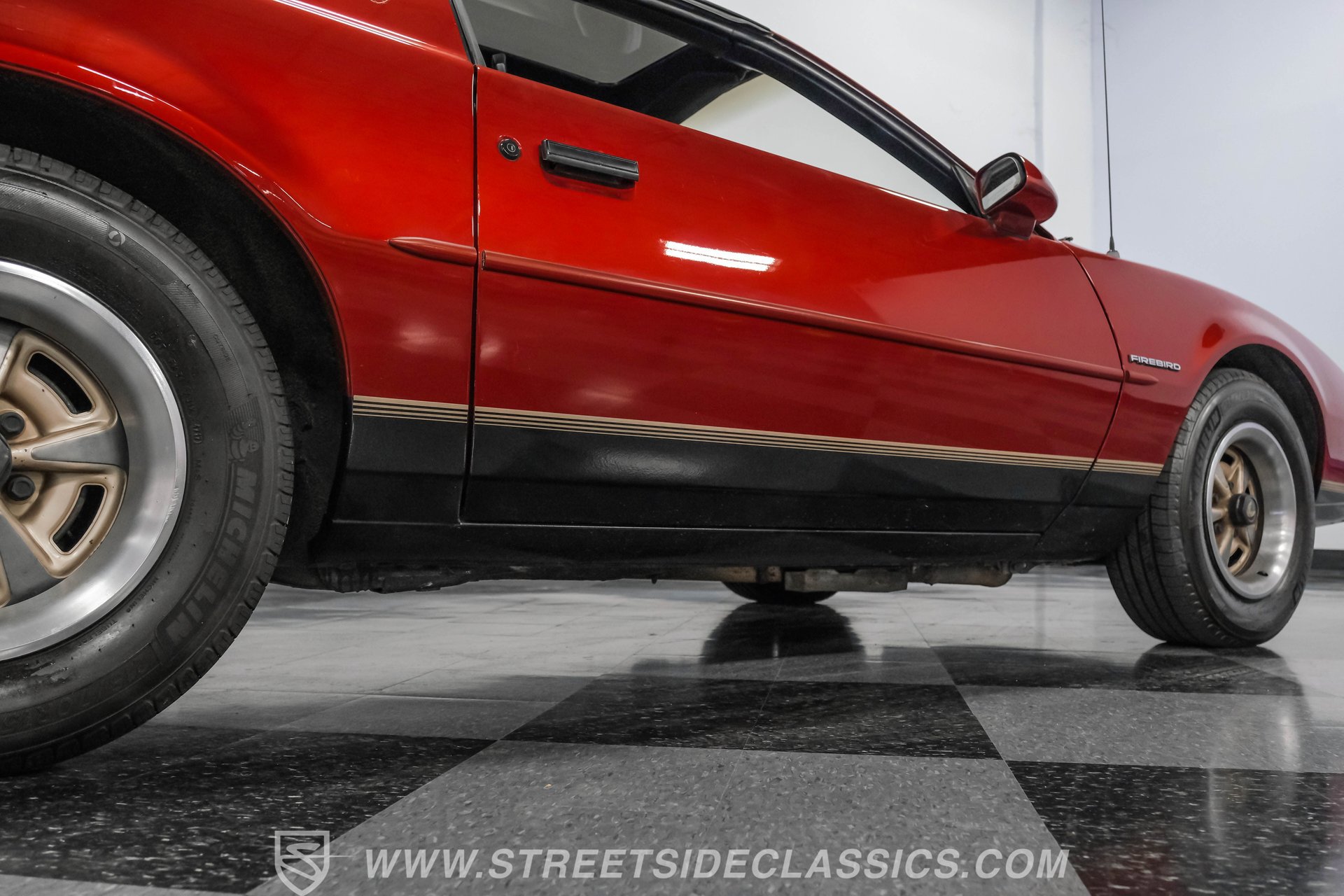 Used 1987 Pontiac Firebird Coupe image 25