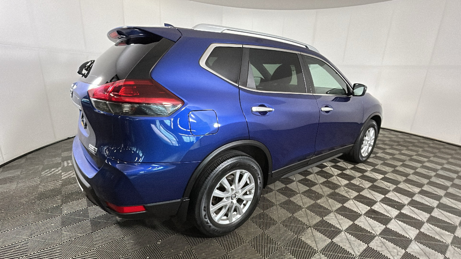 Used 2019 Nissan Rogue S FWD video 2