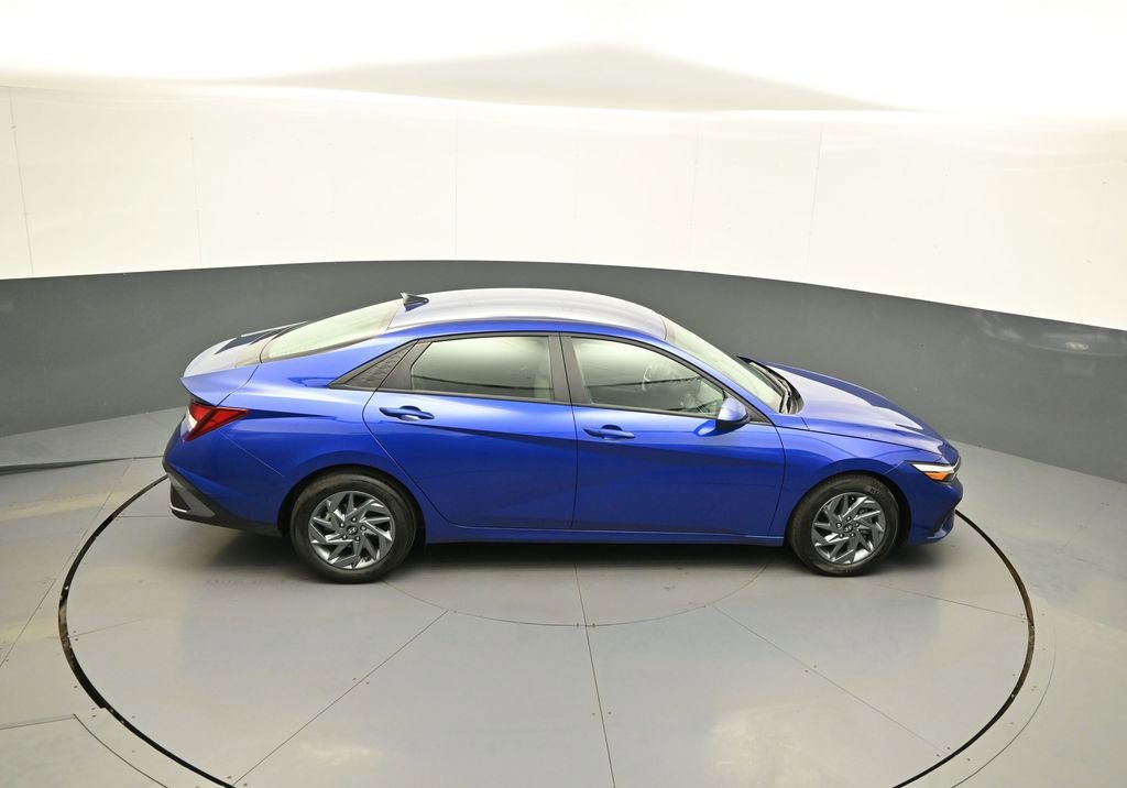 Certified 2024 Hyundai Elantra SEL FWD image 36