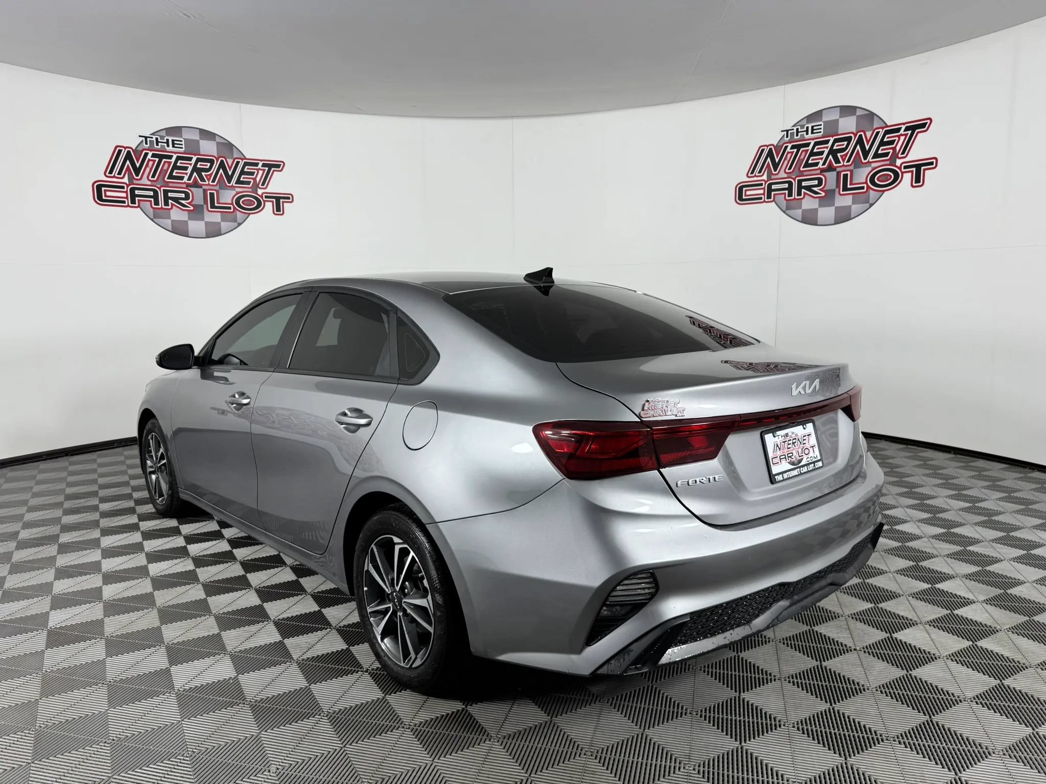 Used 2023 Kia Forte LXS w/ LXS Technology Package FWD image 5