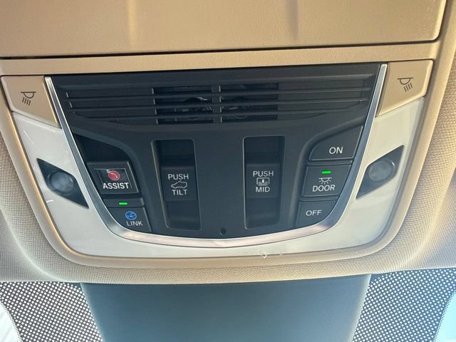 Used 2023 Acura MDX w/ Technology Package AWD/4WD image 35