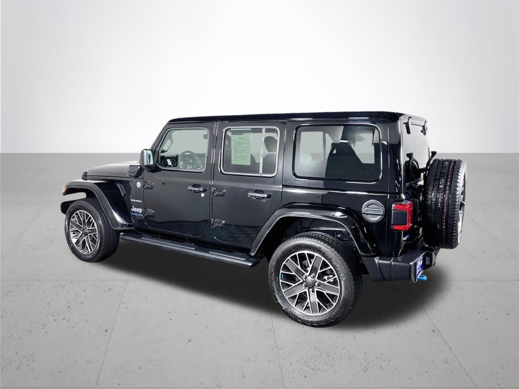 Certified 2023 Jeep Wrangler Unlimited Sahara w/ Cold Weather Group AWD/4WD image 9