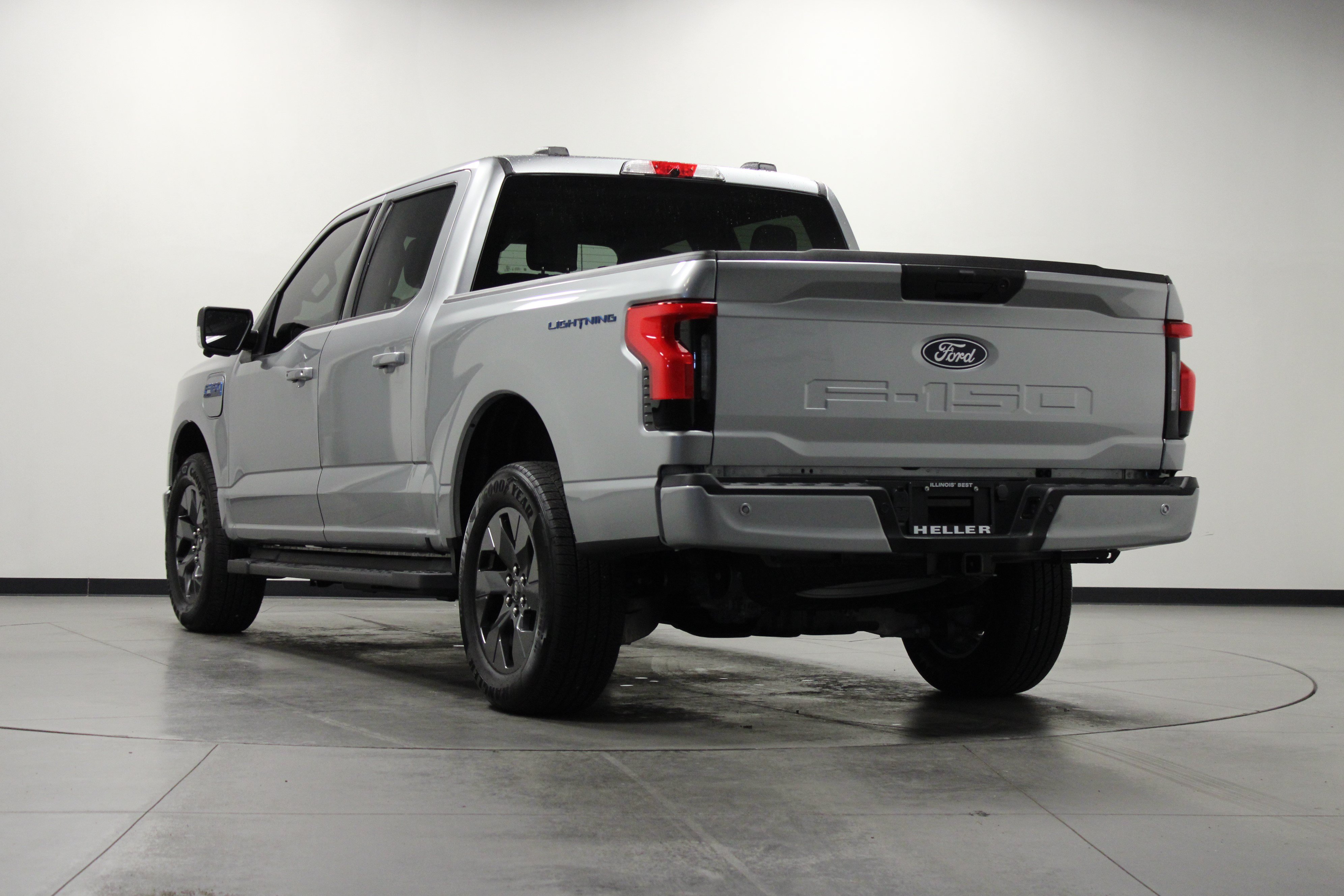 Used 2025 Ford F150 Lightning Flash AWD/4WD image 6