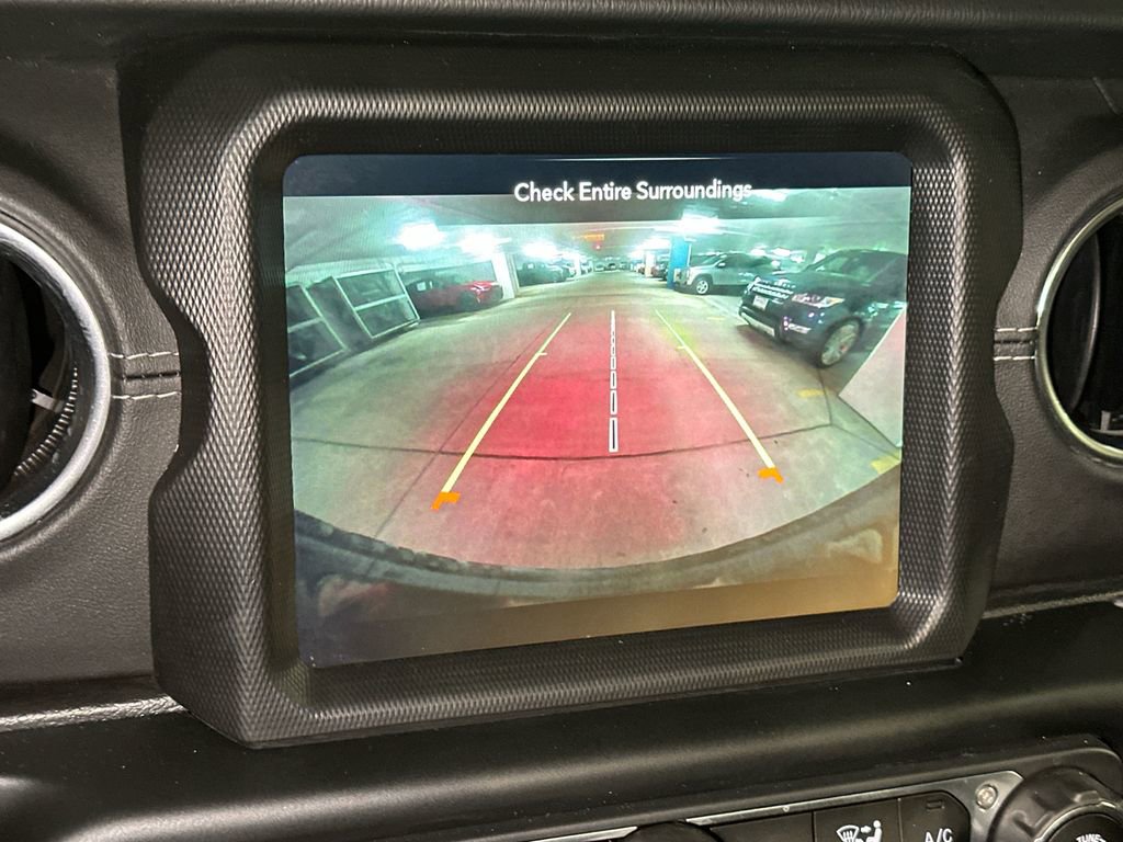 Used 2022 Jeep Wrangler Unlimited Sahara w/ Cold Weather Group image 27