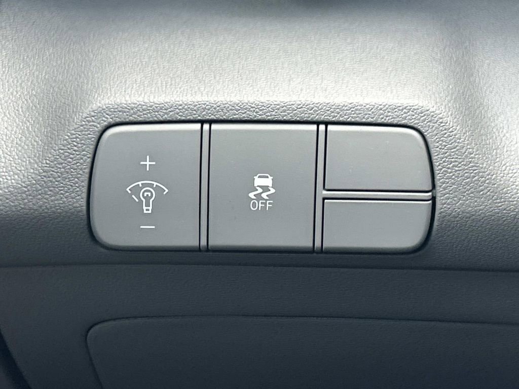 New 2026 Hyundai Elantra Sport image 24