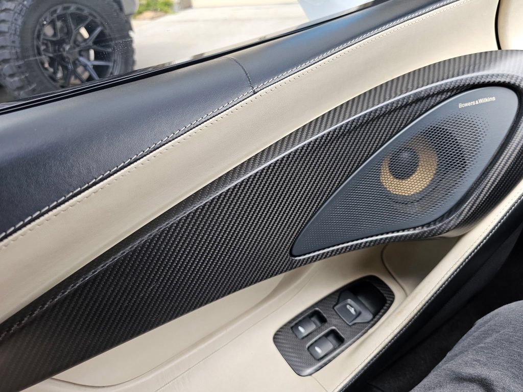 Used 2016 McLaren 570S Coupe RWD image 19