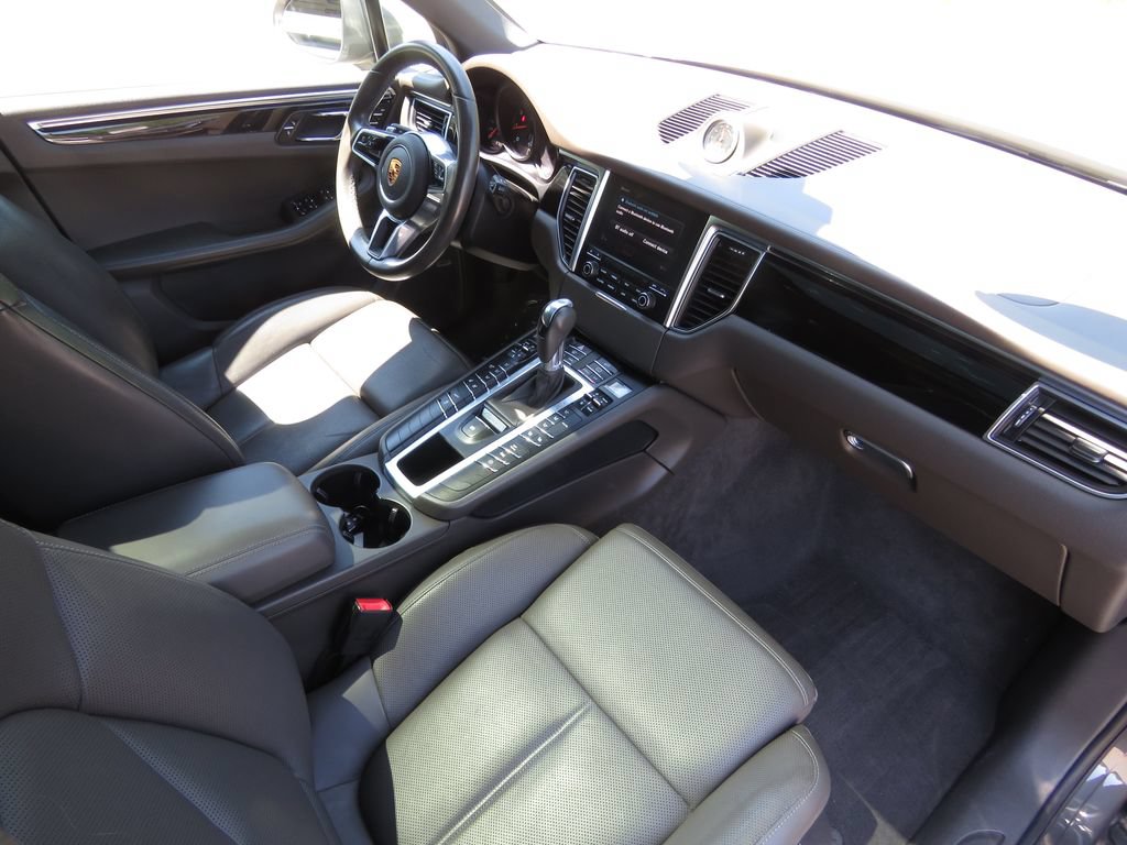 Used 2018 Porsche Macan Sport Edition AWD/4WD image 14