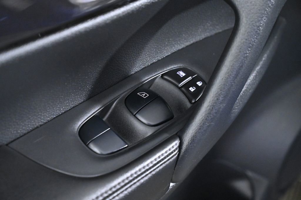 Used 2019 Nissan Rogue SV w/ Sun & Sound Touring Package image 23