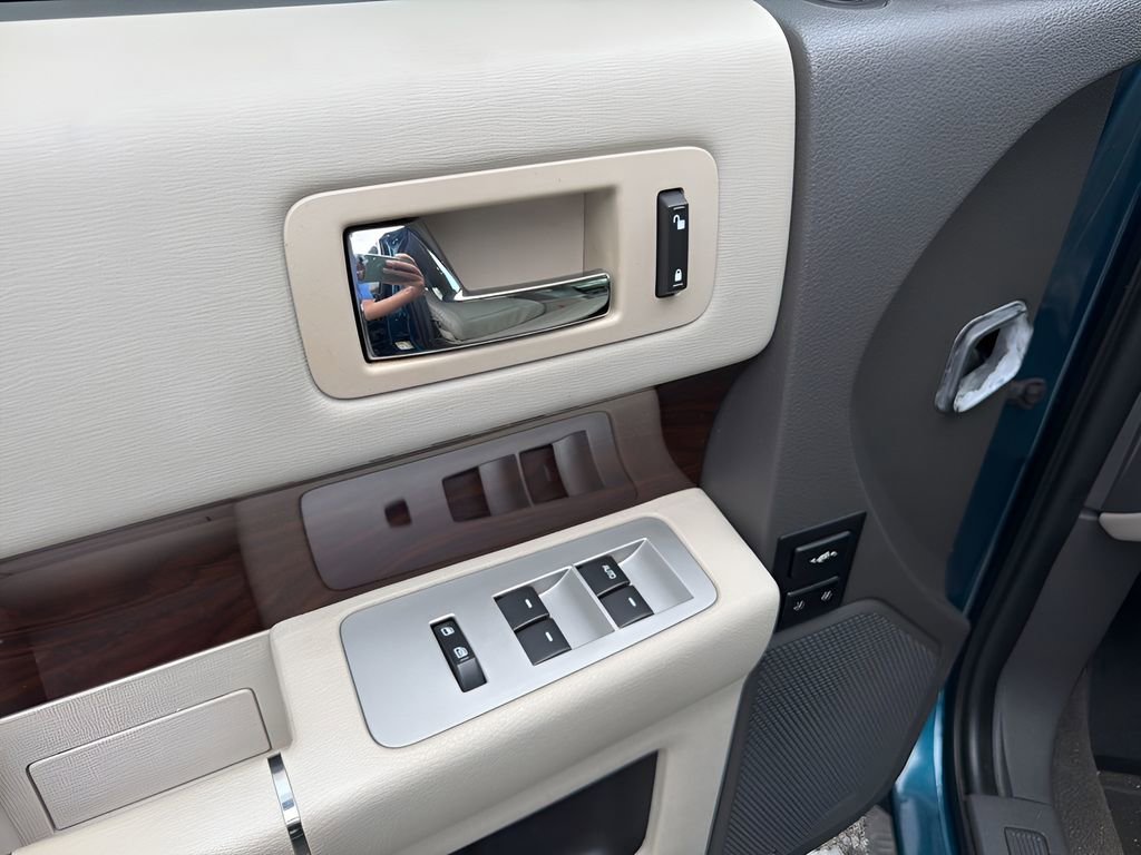 Used 2011 Ford Flex SEL w/ Rapid Spec Order Code image 21
