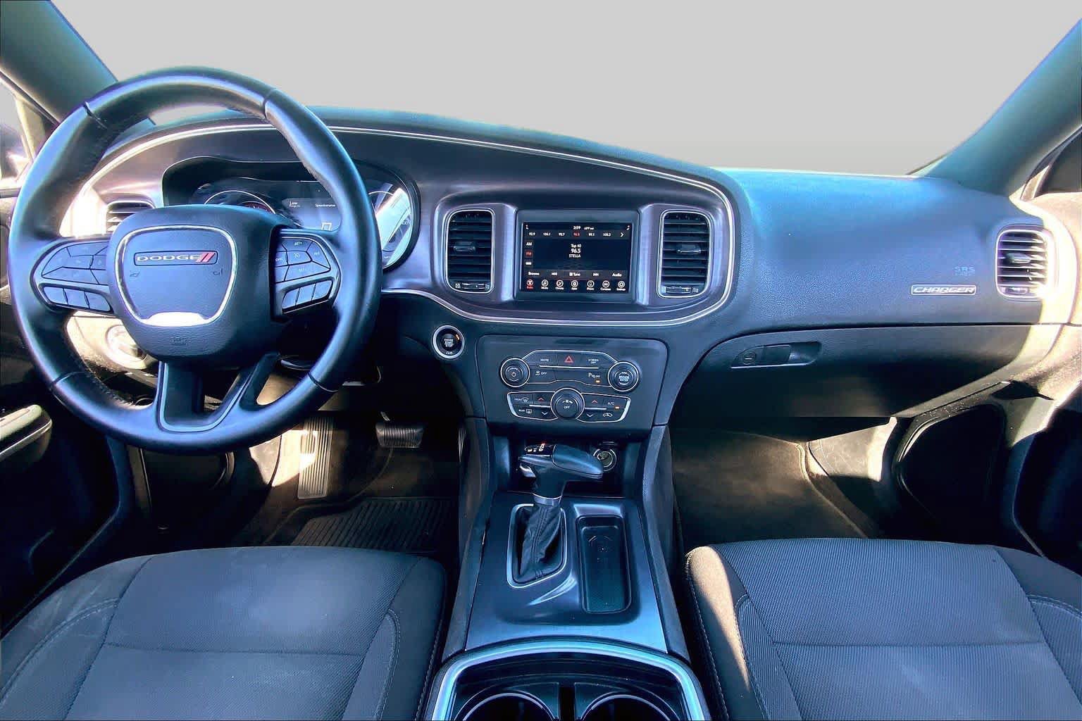 Used 2018 Dodge Charger SXT RWD image 15