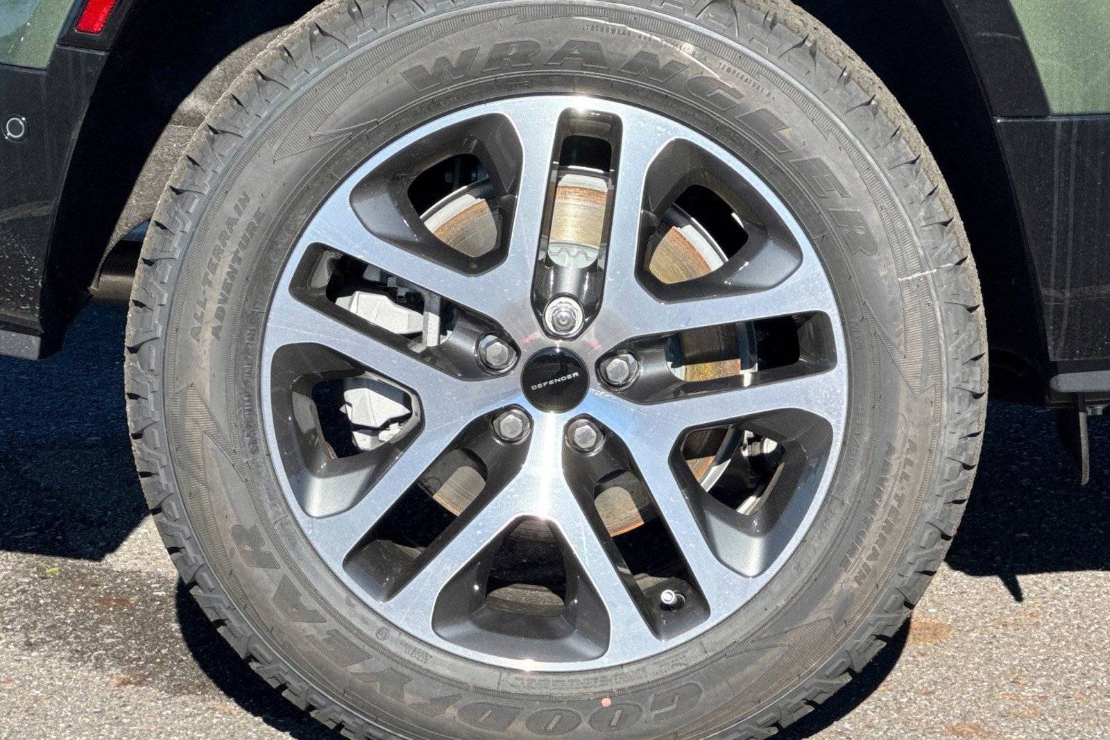 New 2026 Land Rover Defender 130 X-Dynamic SE image 11