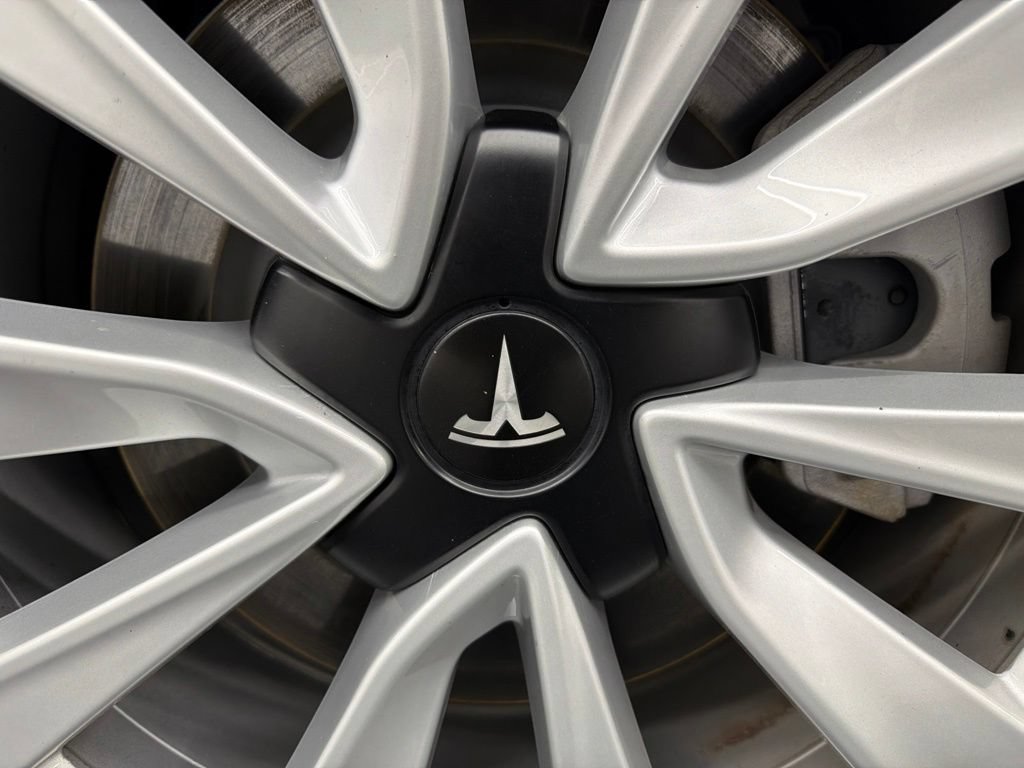 Used 2022 Tesla Model 3 Long Range AWD/4WD image 18