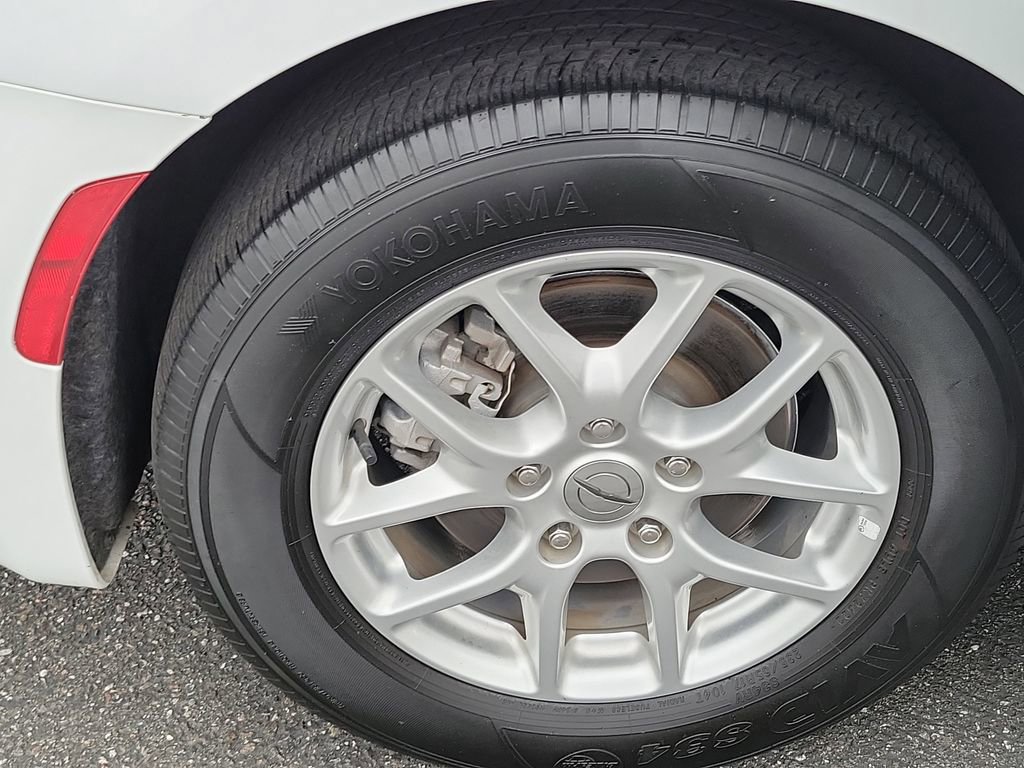 Used 2023 Chrysler Pacifica Touring-L image 17