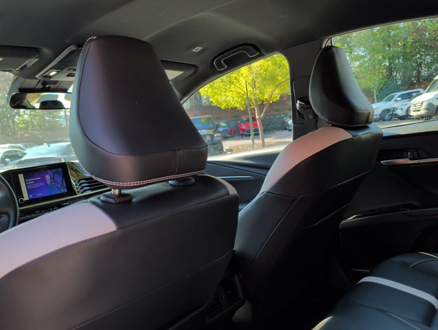 Used 2025 Toyota Camry SE FWD image 19