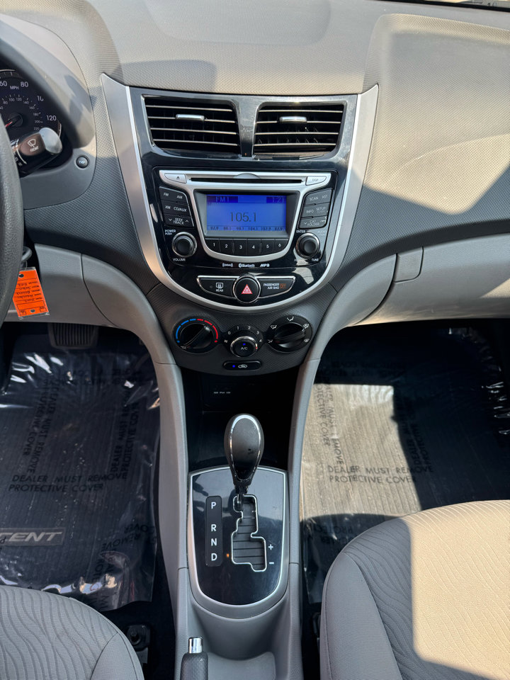 Used 2013 Hyundai Accent GLS w/ Premium Pkg image 30