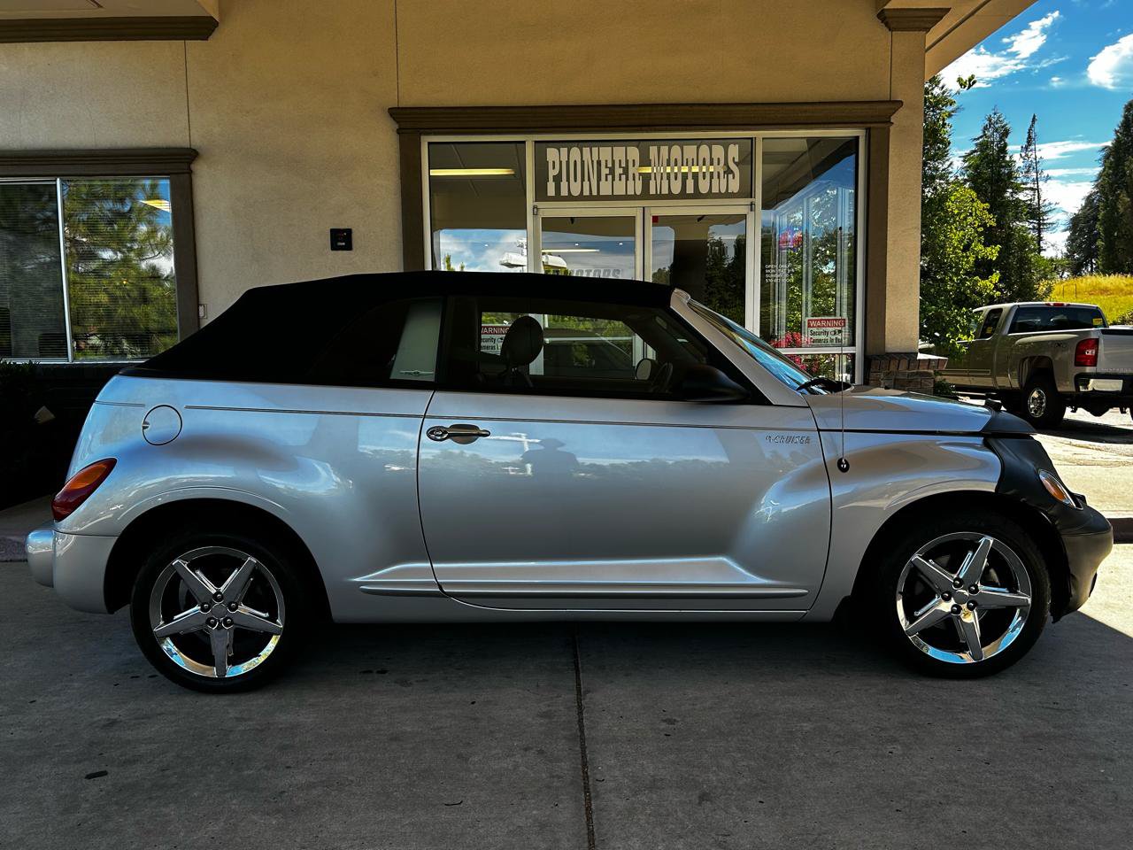 Used 2005 Chrysler PT Cruiser GT FWD image 5