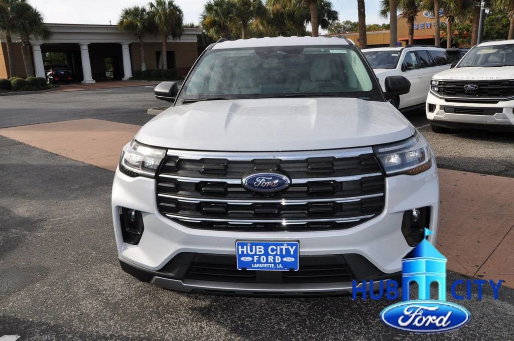 New 2026 Ford Explorer Active w/ Active Comfort Package image 8