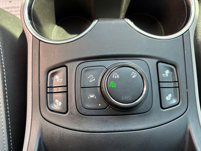 Used 2024 GMC Terrain SLT image 28