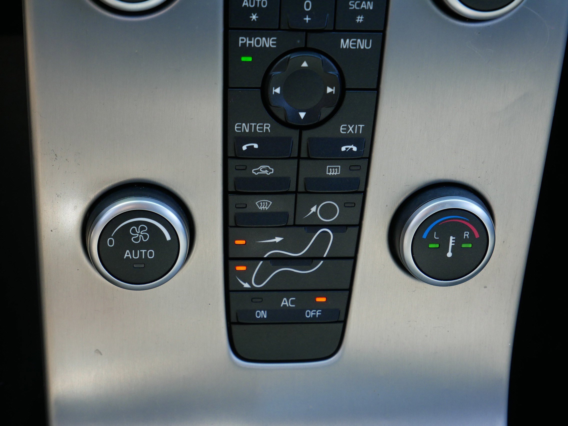 Used 2010 Volvo S40 2.4i image 23