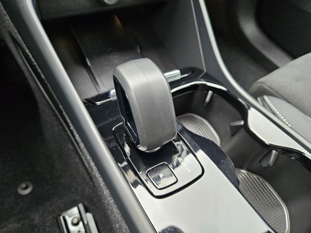 Used 2023 Volvo C40 P8 Recharge Ultimate image 25