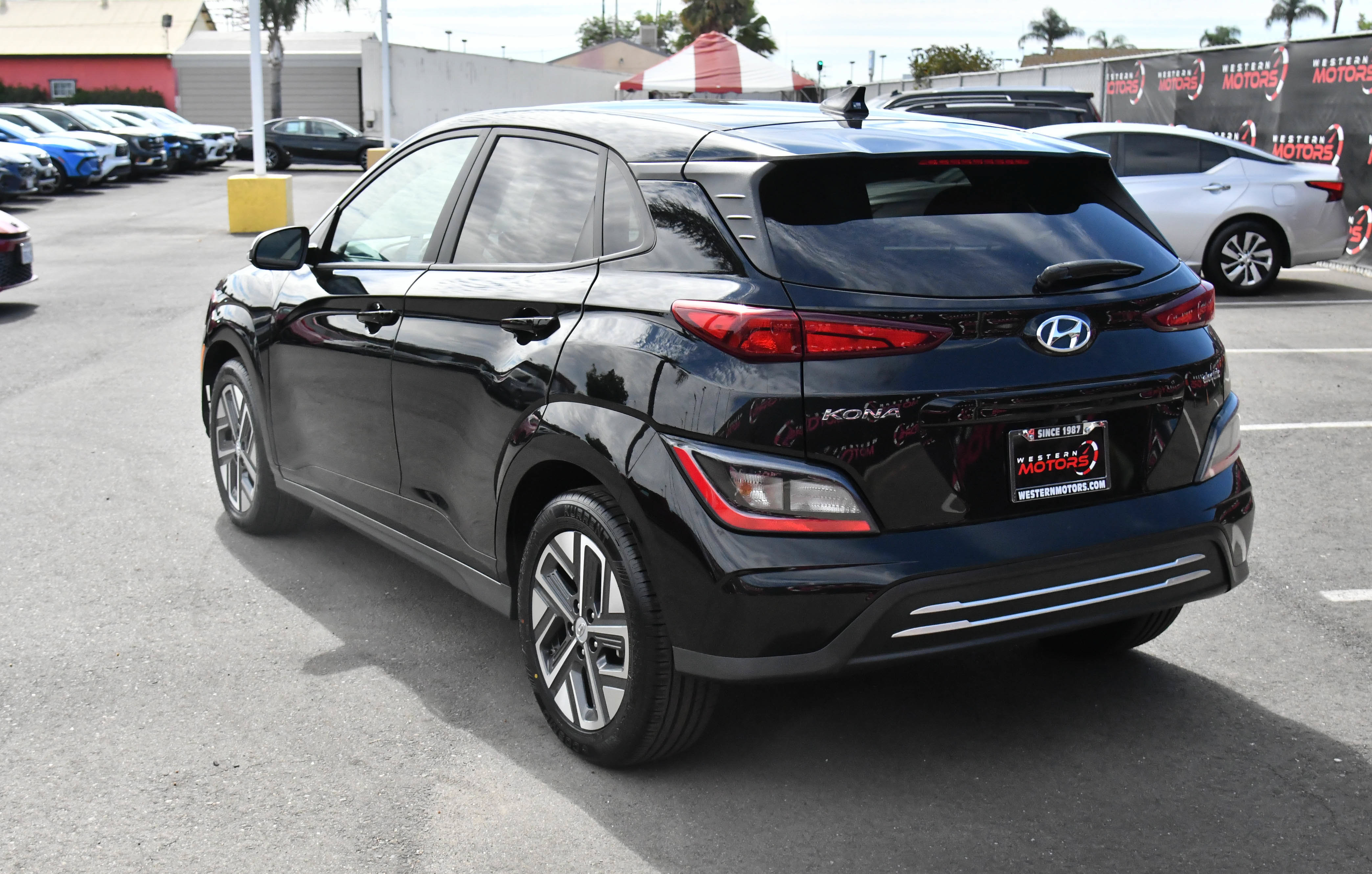 Used 2023 Hyundai Kona SEL FWD image 6