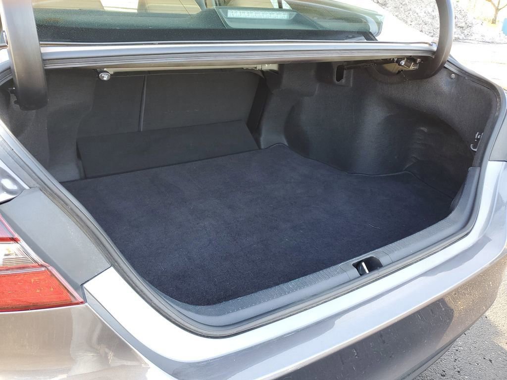 Used 2023 Toyota Camry LE image 7