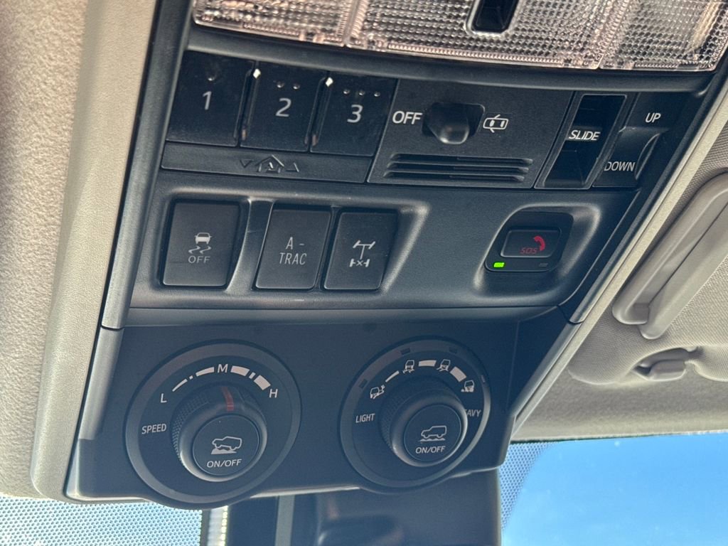 Used 2024 Toyota 4Runner TRD Off-Road Premium image 31