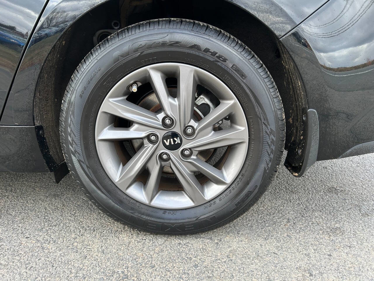 Used 2020 Kia Optima LX image 25