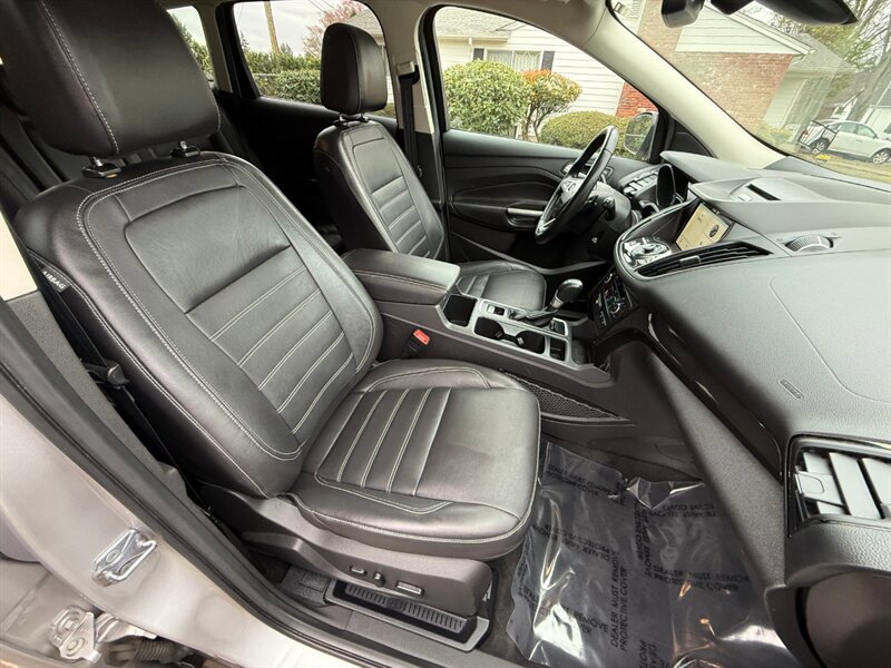 Used 2017 Ford Escape Titanium AWD/4WD image 13