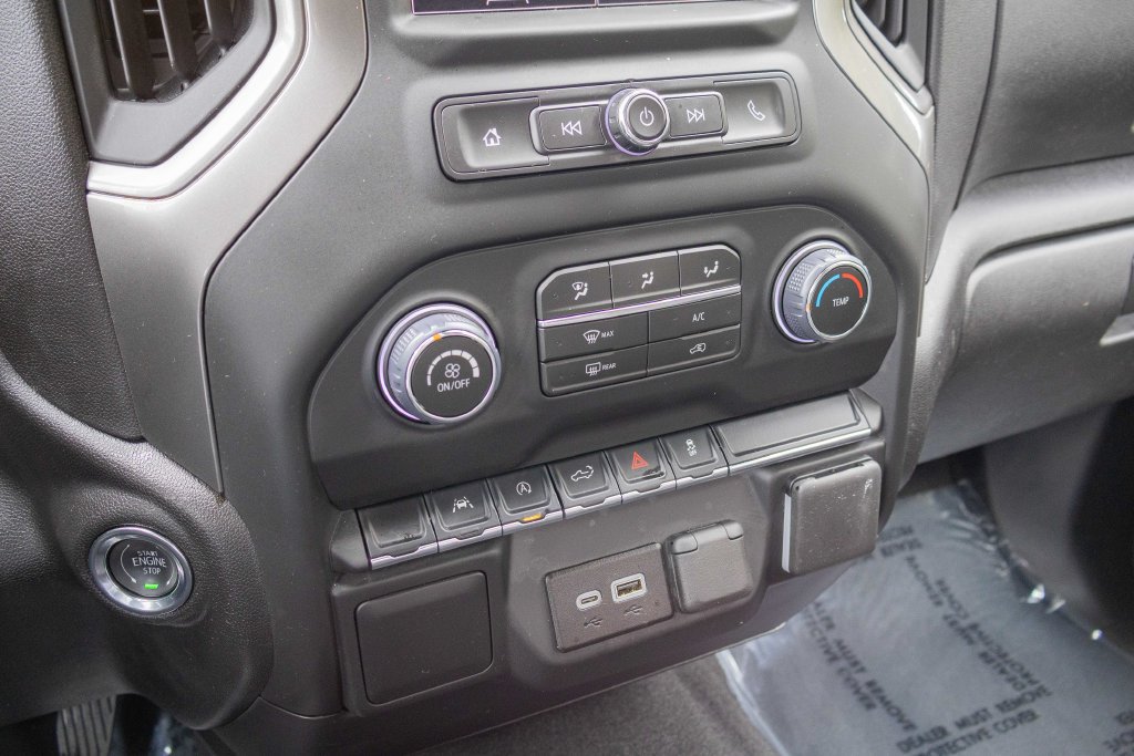 Used 2026 Chevrolet Silverado 1500 Custom w/ LPO, Dark Essentials Package AWD/4WD image 18