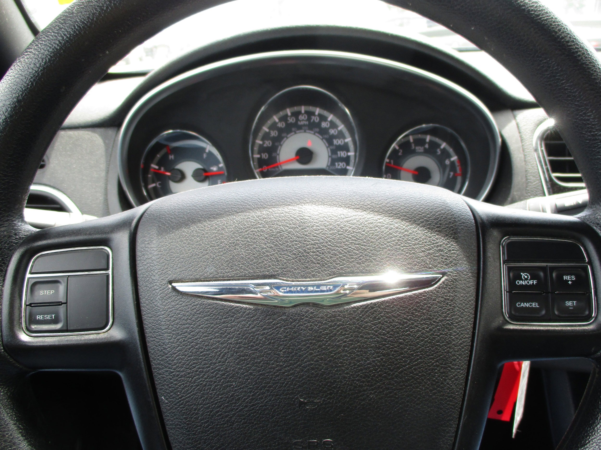 Used 2014 Chrysler 200 LX FWD image 9