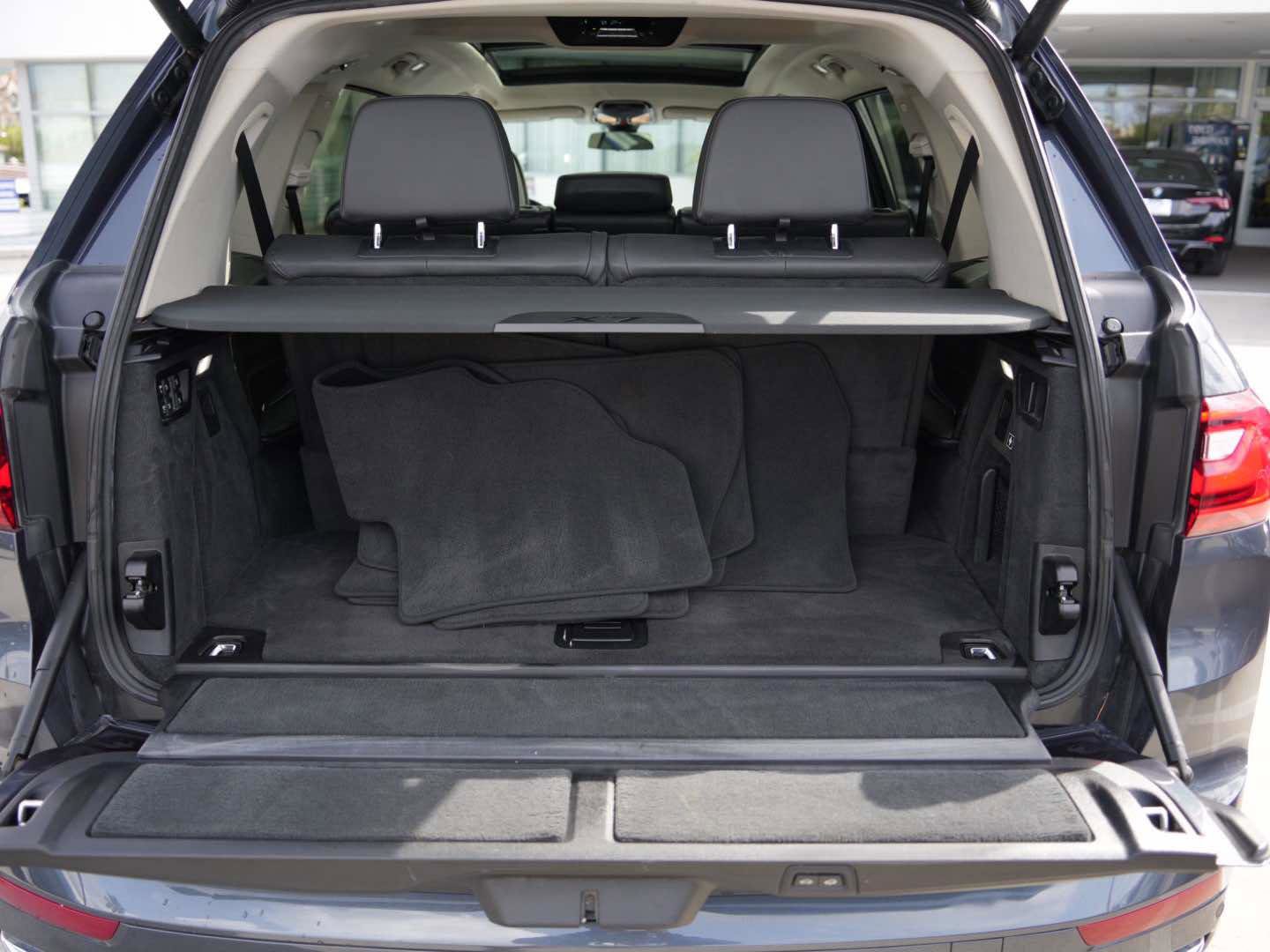 Used 2019 BMW X7 xDrive40i w/ Premium Package image 5