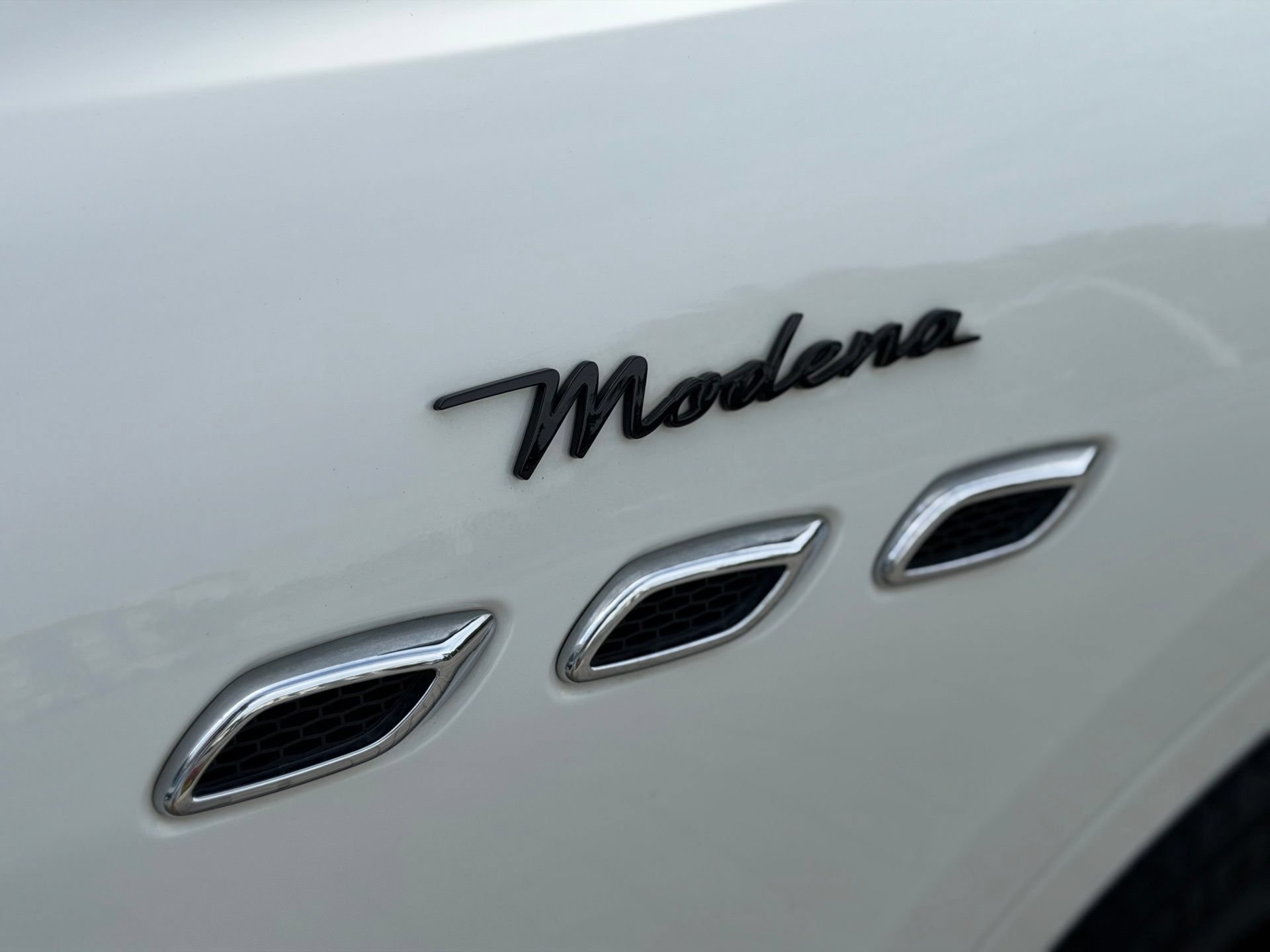 Used 2023 Maserati Levante Modena AWD/4WD image 19
