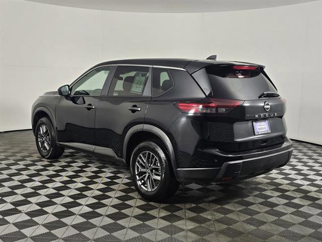 Used 2024 Nissan Rogue S image 7