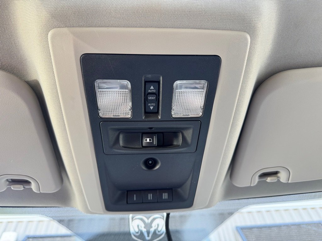 Used 2012 RAM 2500 Laramie w/ Cold Weather Group image 13