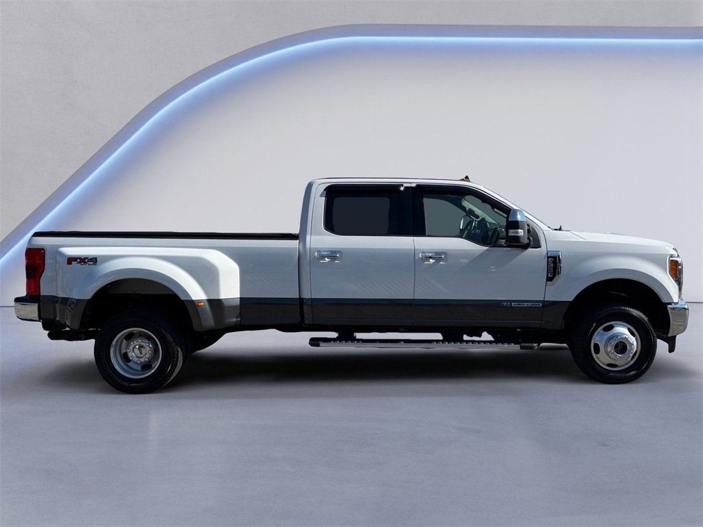 Used 2019 Ford F350 Lariat w/ Lariat Ultimate Package image 2
