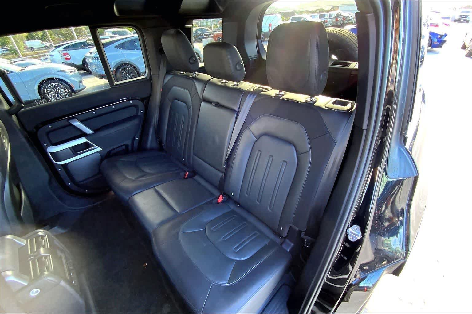 Used 2022 Land Rover Defender 110 X-Dynamic SE AWD/4WD image 29