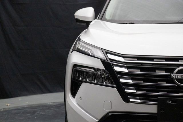 Used 2024 Nissan Rogue Platinum w/ Platinum Premium Package image 5