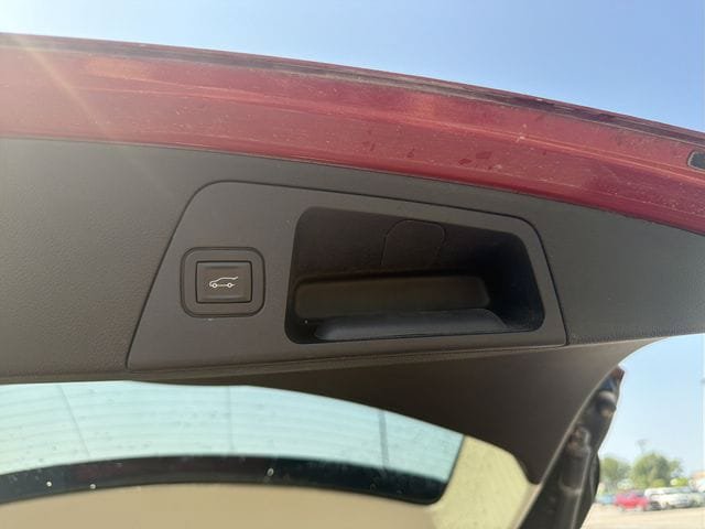 Used 2019 Buick Envision Premium w/ Driver Confidence Package AWD/4WD image 24