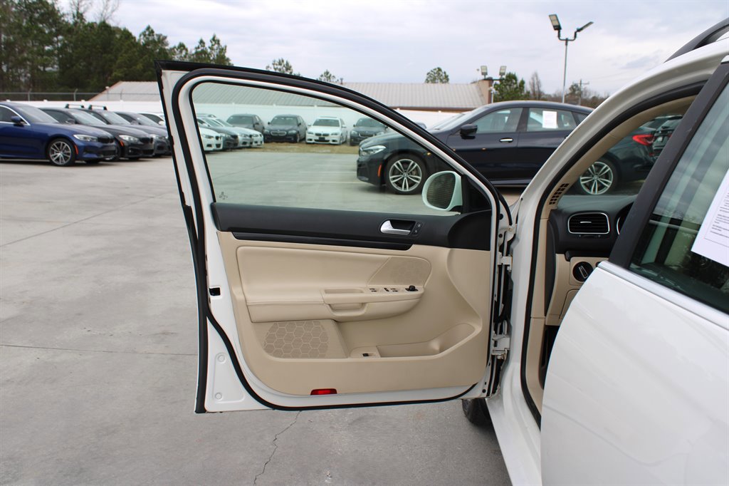 Used 2013 Volkswagen Jetta TDI image 25