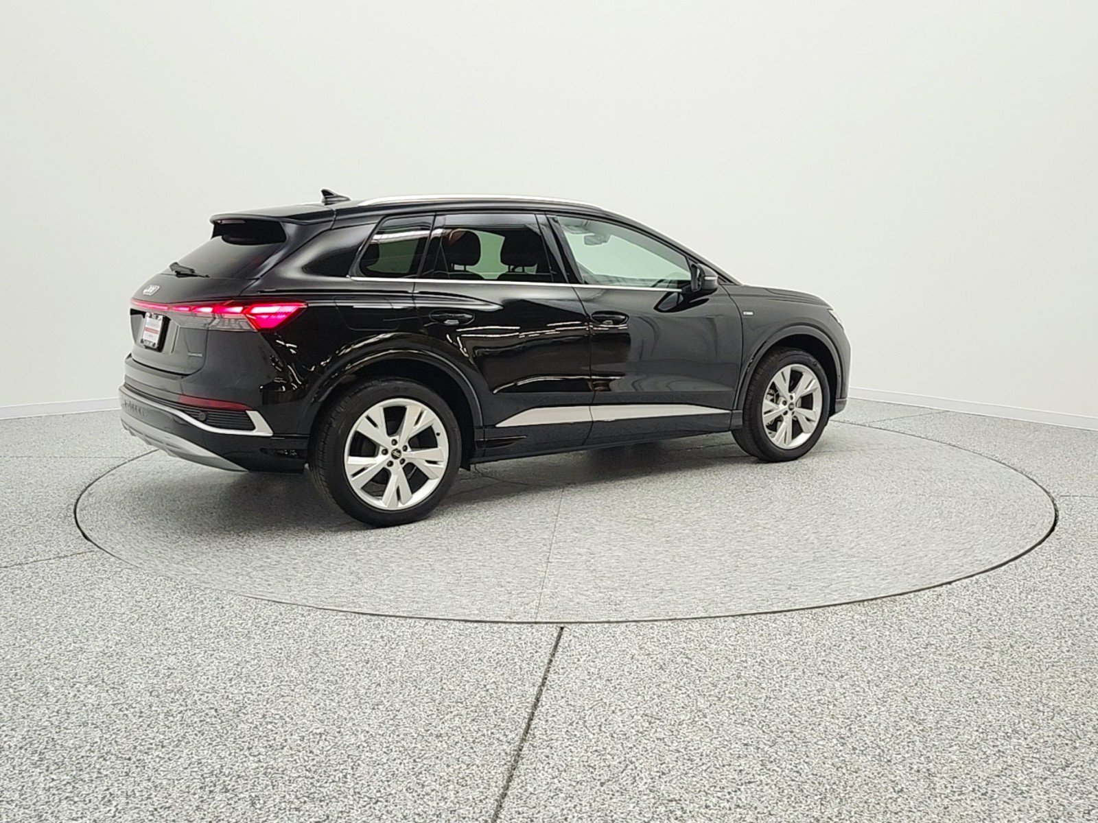 Used 2023 Audi Q4 e-tron Prestige w/ 20" Wheel Package image 5