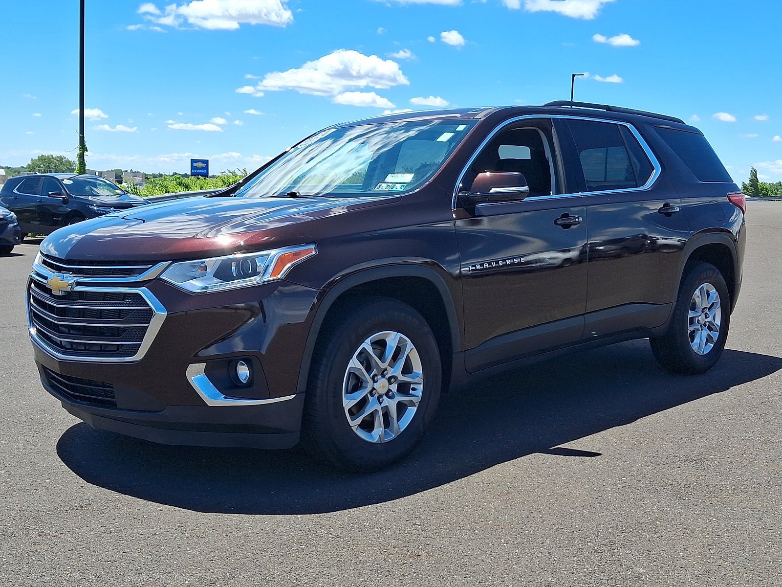 Used 2020 Chevrolet Traverse LT FWD image 3
